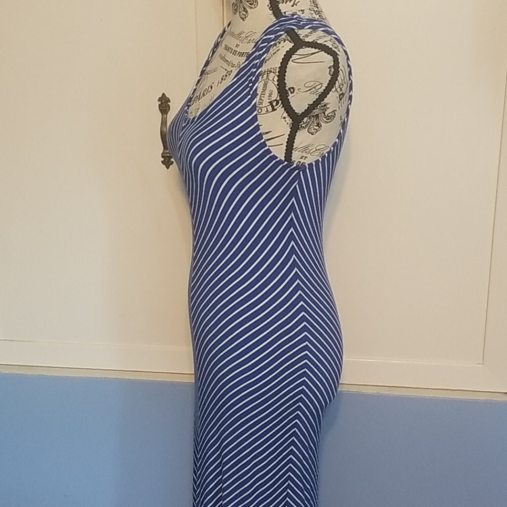 Dress - Picture 9 of 11